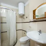 Lägenhet Tirent - Spacious 2-bedroom Near Liqeni I Thate Tirana