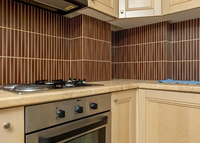 Tirent - Spacious 2-bedroom Near Liqeni I Thate شقة تيرانا