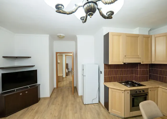 Tirent - Spacious 2-bedroom Near Liqeni I Thate Apartment