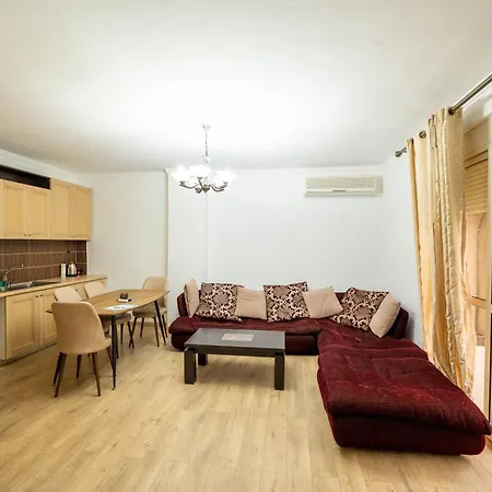 Tirent - Spacious 2-bedroom Near Liqeni I Thate *