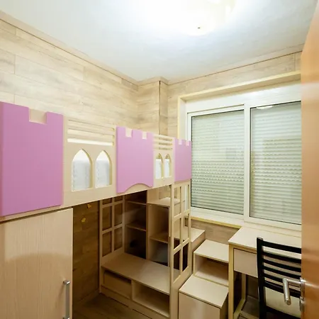 Tirent - Spacious 2-bedroom Near Liqeni I Thate * 티라나