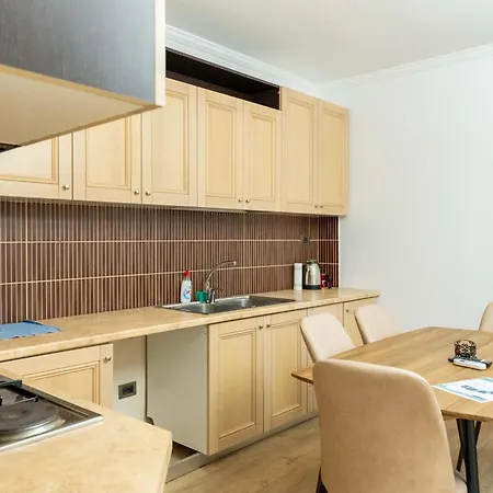 Tirent - Spacious 2-bedroom Near Liqeni I Thate 아파트