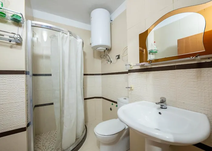 Apartman Tirent - Spacious 2-bedroom Near Liqeni I Thate Tirana