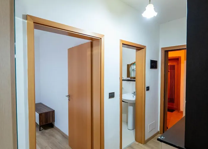 Tirent - Spacious 2-bedroom Near Liqeni I Thate *